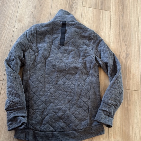 Lululemon Athletica Forever Warm Gray Quilted Sweater Size 2 - Picture 6 of 6